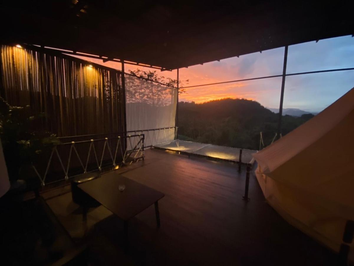 מלון Khao Sok National Park Tanoshi Glamping In Khao Sok מראה חיצוני תמונה