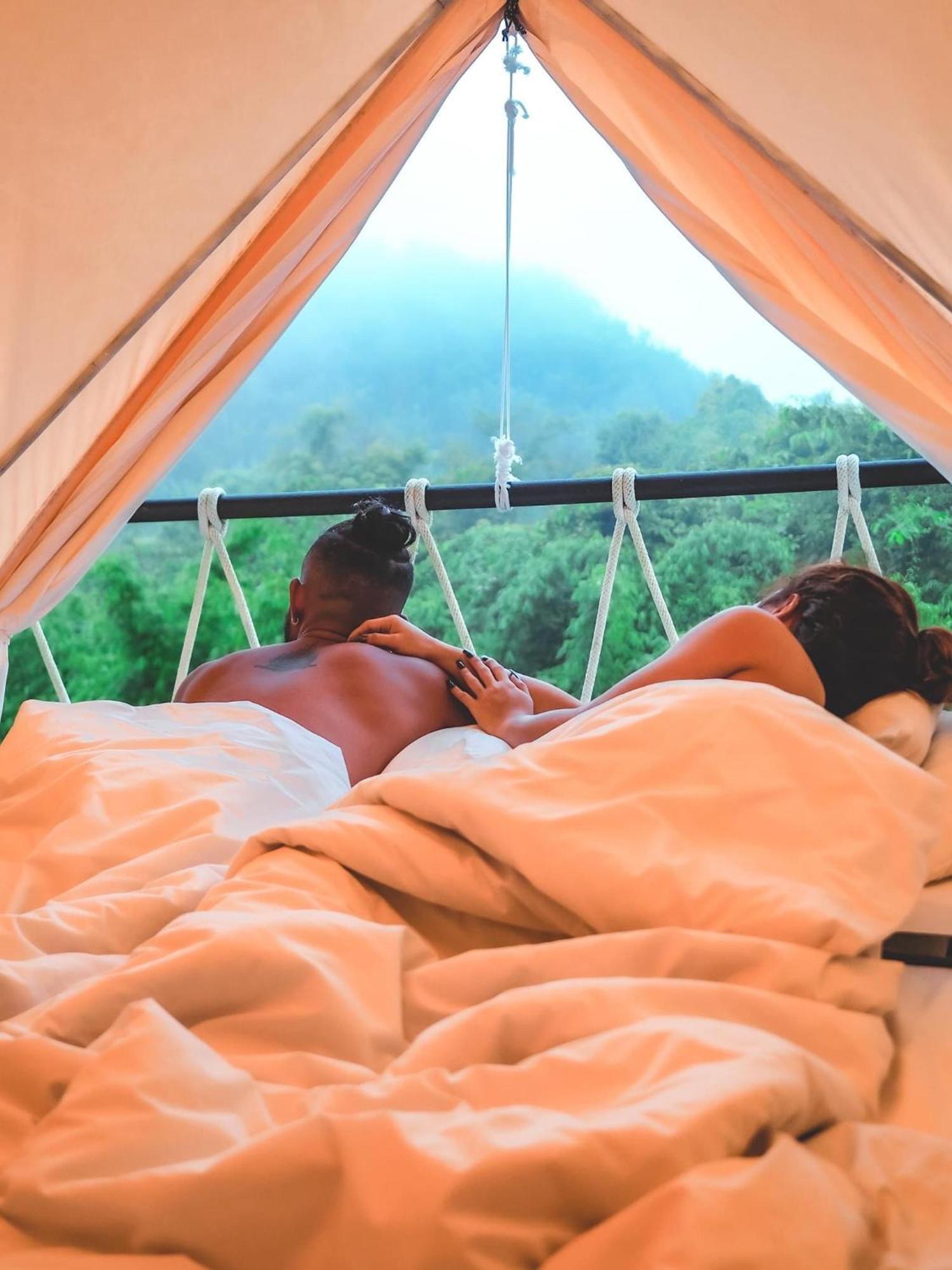 מלון Khao Sok National Park Tanoshi Glamping In Khao Sok מראה חיצוני תמונה
